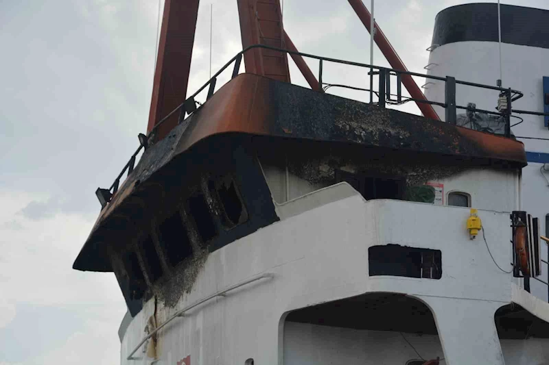 Yangın çıkan gemide tahliye işlemleri tamamlandı
