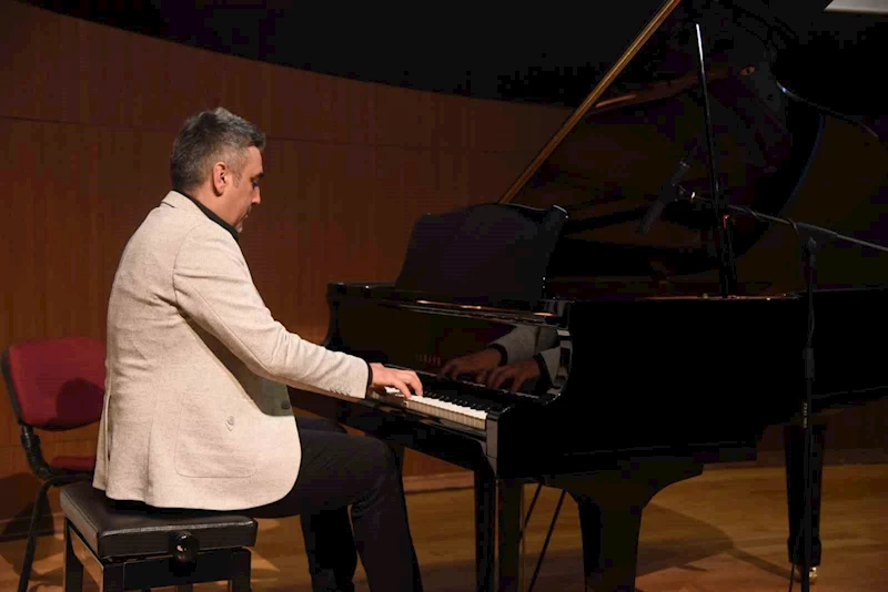 Flüt-Piyano resitali ile sanat dolu ilkbahar akşamı
