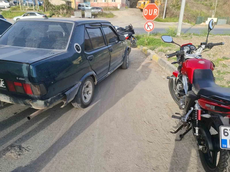 Otomobil motosikletle çarpıştı: 1 yaralı
