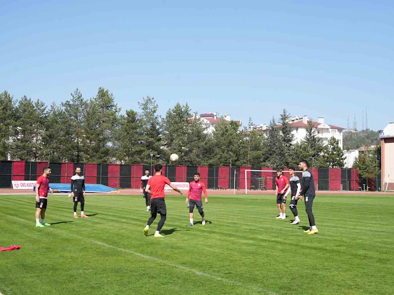 Kastamonuspor Teknik Direktörü Fırat Gül: “Sadece önümüzdeki maçlara odaklı bir şekilde ilerliyoruz"

