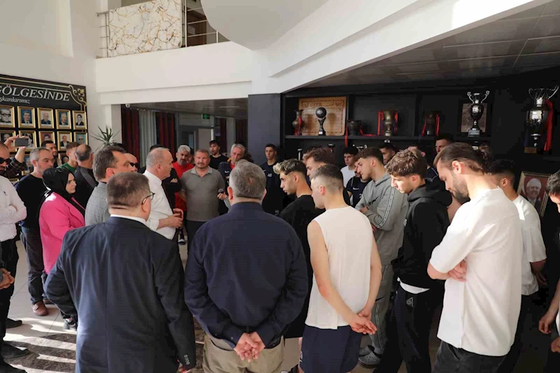 Özlü, Düzcesporlu futbolculardan 5 galibiyet istedi
