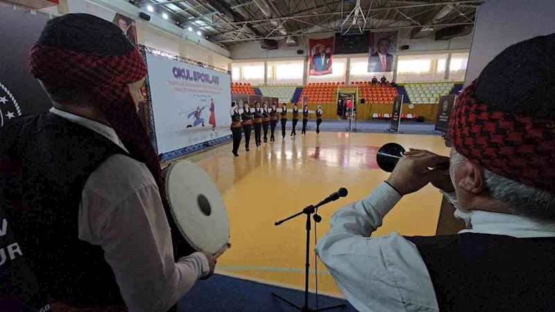Tokat’ta halk oyunları müsabakaları şölen gibi geçti
