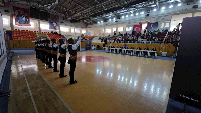 Tokat’ta halk oyunları müsabakaları şölen gibi geçti
