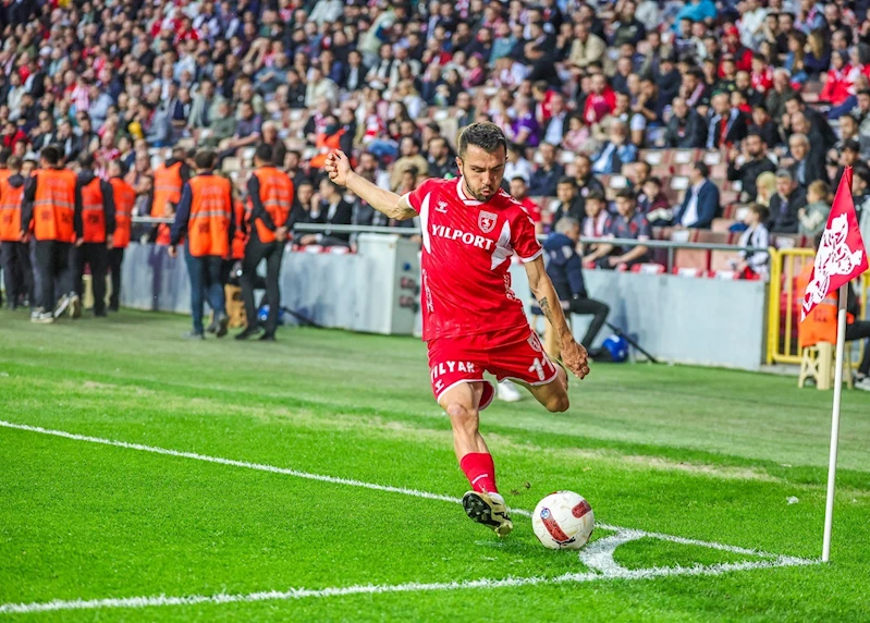 Trendyol Süper Lig: Samsunspor: 0 - Adana Demirspor: 1 (İlk yarı)
