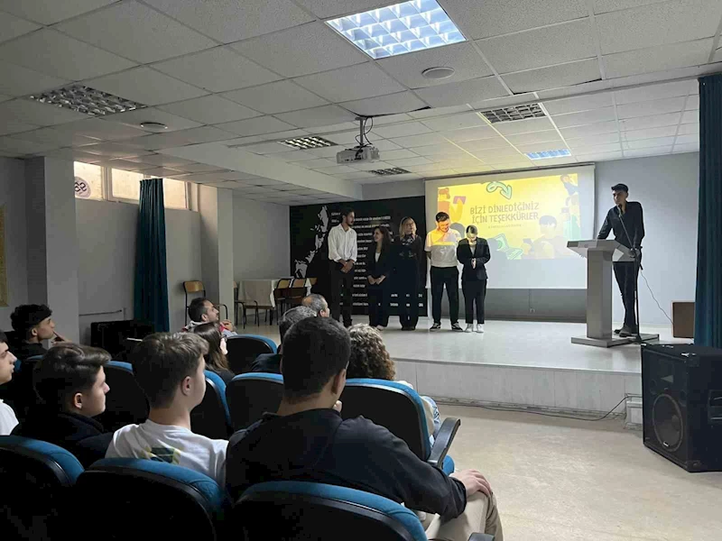 Üniversite öğrencilerinden liselilere özel eğitim
