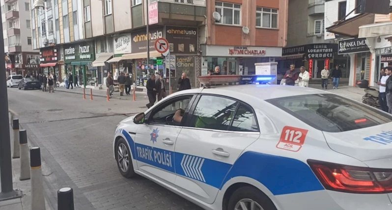 Restore edilen minareden kafasına kalas düşen işçi yaralandı
