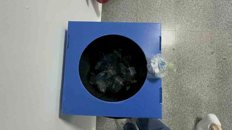 "Geleceğini çöpe atma" dediler tonlarca şişe topladılar
