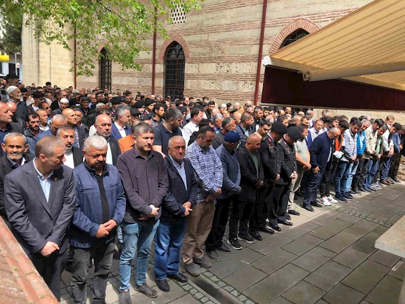 Oğlunun şehadet gününde vefat etti
