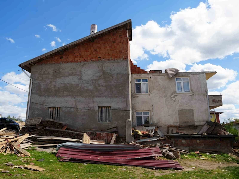 Vali Dallı: “Fırtınada zararı olan vatandaşlarımızın zararlarının yüzde 40’ı karşılanacak”
