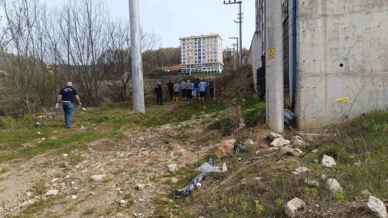 Gönüllü gençler yurt çevresini temizledi
