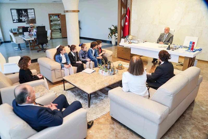 Başkan Sandıkçı: “Çocuklarımızı en iyi şekilde yetiştirmek için var gücümüzle çalışıyoruz”
