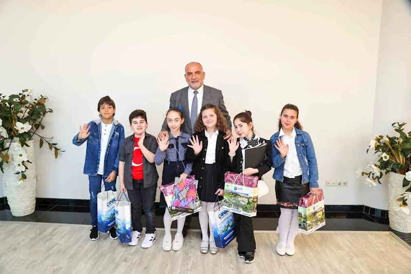 Başkan Sandıkçı: “Çocuklarımızı en iyi şekilde yetiştirmek için var gücümüzle çalışıyoruz”
