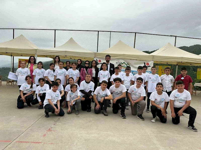 2 Okulda bilim fuarı açıldı
