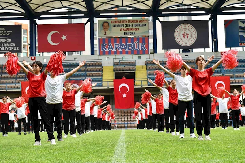 23 Nisan kutlamalarına öğrencilerin gösterileri damga vurdu
