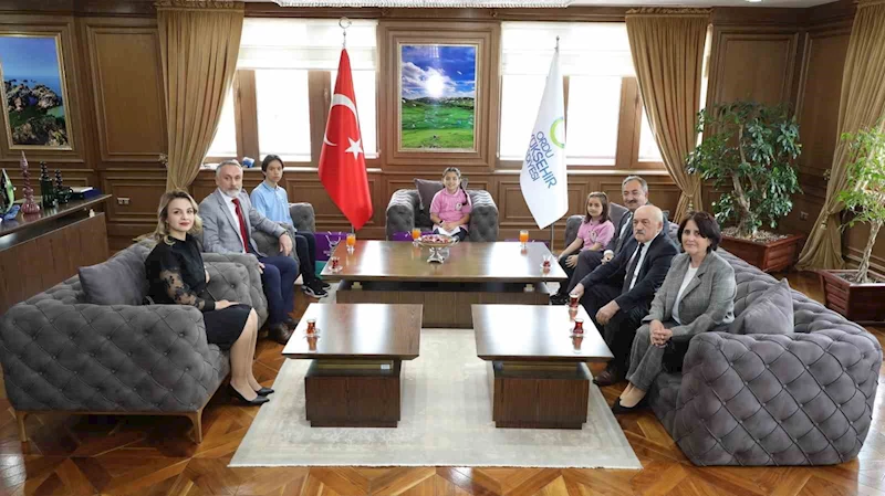 Başkan Güler’in koltuğuna Nehir Çağla oturdu
