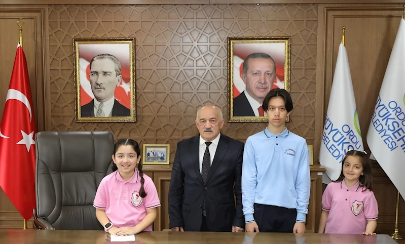 Başkan Güler’in koltuğuna Nehir Çağla oturdu
