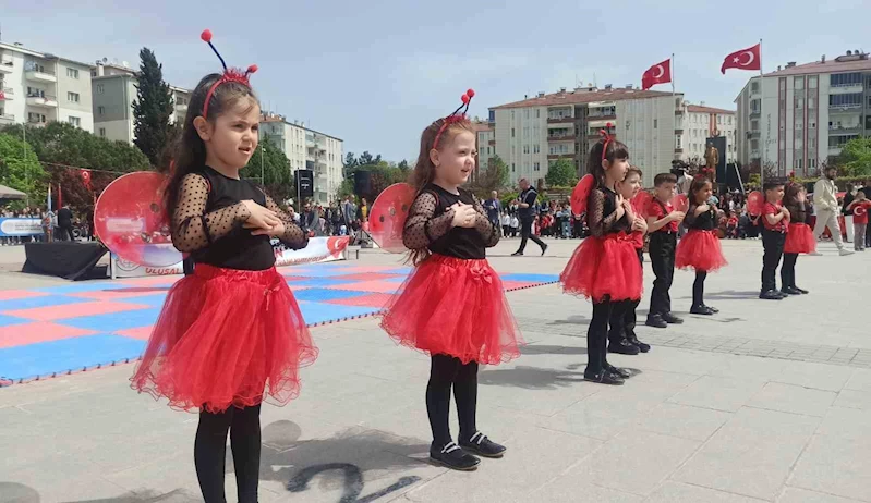 Bafra ve Alaçam’da 23 Nisan coşkuyla kutlandı
