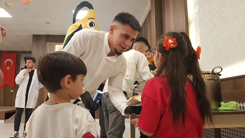 Mısır kostümü ile özel eğitimli çocuklara unutulmaz anlar yaşattılar
