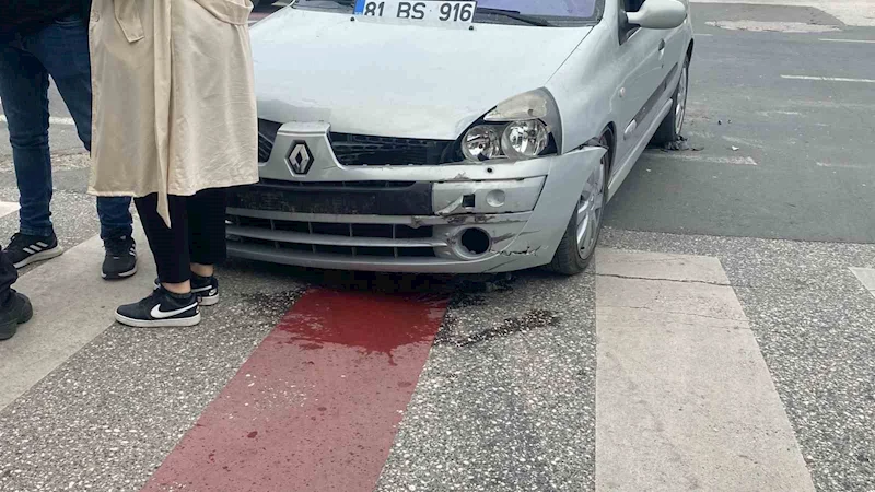 Otomobil ile motosiklet çarpıştı: 1 yaralı