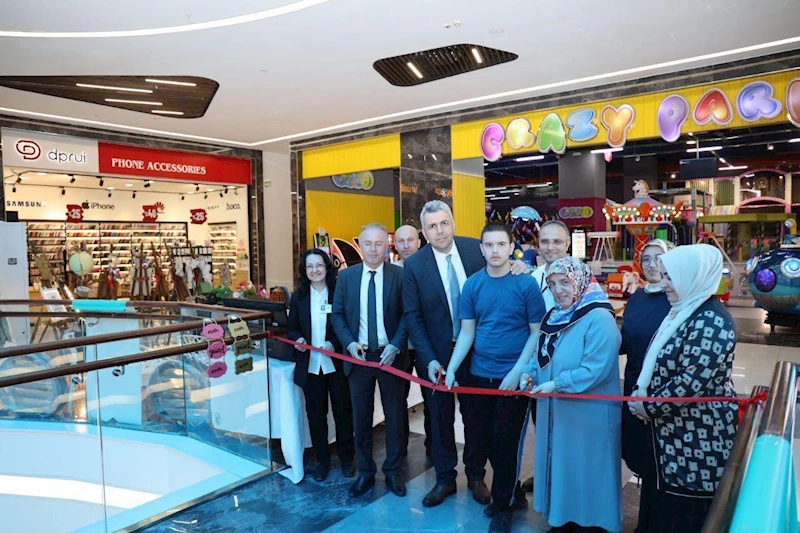 Otizmli bireylerden özel sergi
