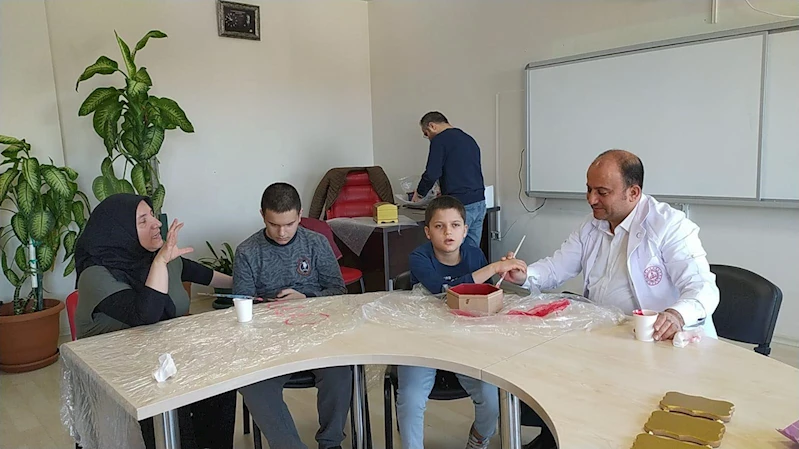 Otizmli bireylerden özel sergi
