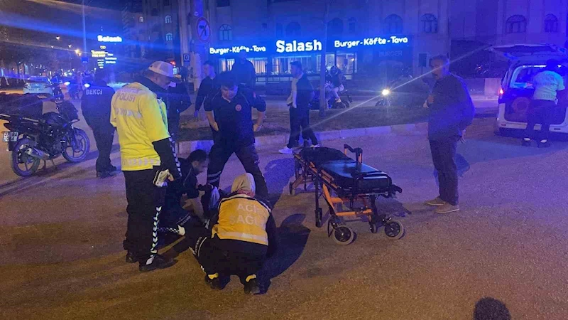 Otomobilin çarptığı motosiklet sürücüsü yaralandı
