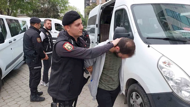 Samsun’da uyuşturucu operasyonunda gözaltına alınan 7 kişi adliyeye sevk edildi
