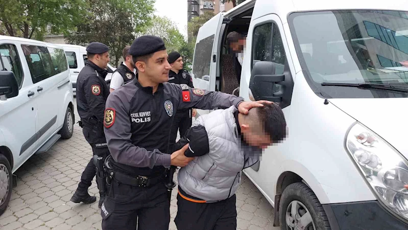 Samsun’da uyuşturucu operasyonunda gözaltına alınan 7 kişi adliyeye sevk edildi

