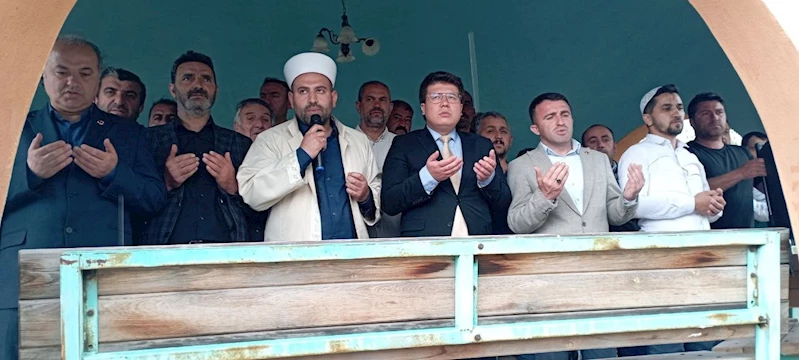 Tokat’ta yağmur altında yağmur duası
