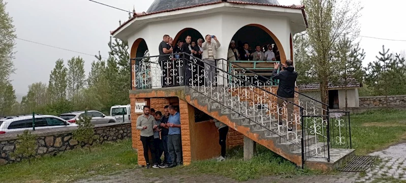 Tokat’ta yağmur altında yağmur duası
