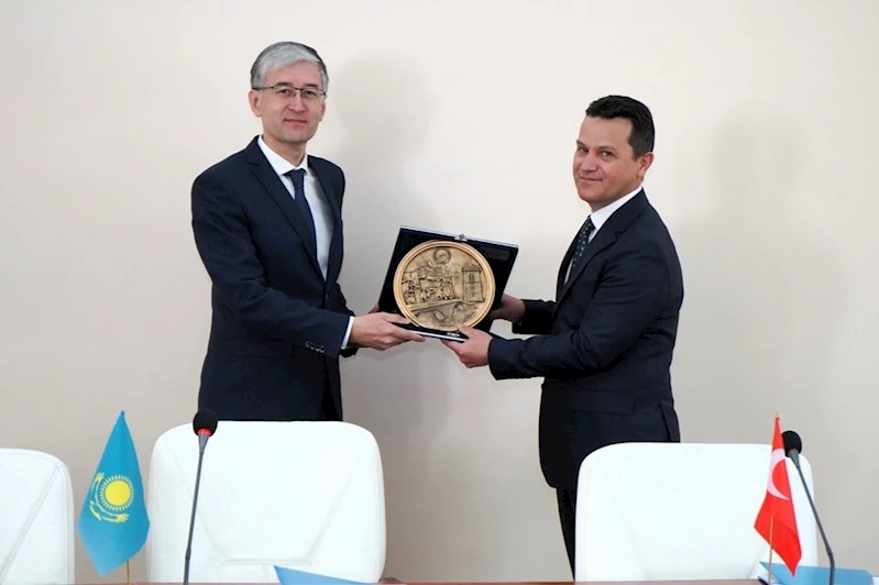 Kastamonu Üniversitesi ile Karaganda Buketov Üniversitesi arasında iş birliği protokolü imzalandı
