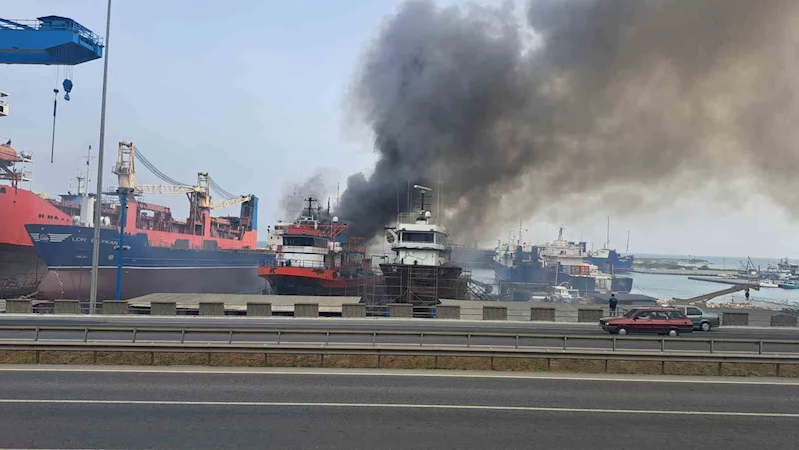 Ordu’da limanda tekne yangını: Söndürme çalışmaları sürüyor
