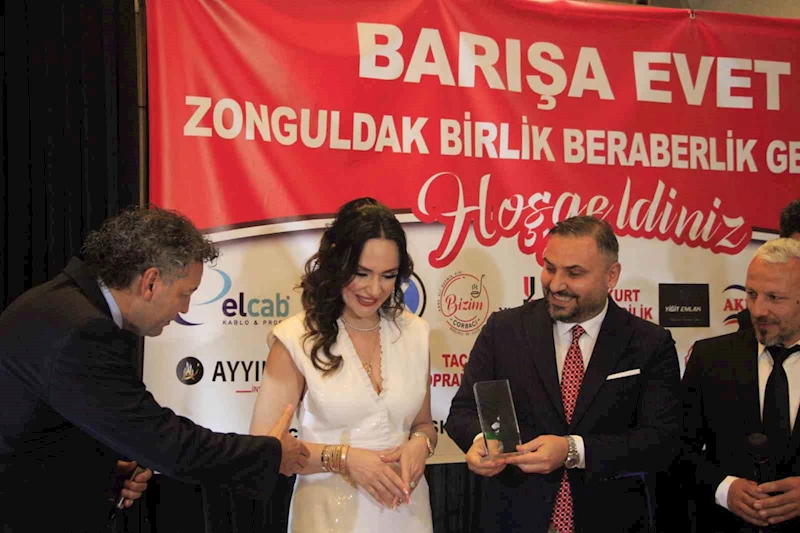 Zonguldaklı iş adamları ’Best of Zonguldak Birlik Beraberlik Gecesi’nde bir araya geldi
