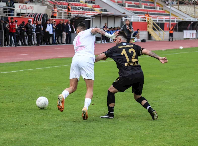 TFF 2. Lig: Kastamonuspor: 3 - Isparta 32 Spor: 0
