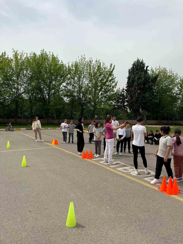 Öğrenciler sağlıklı beslenmeyi öğreniyor
