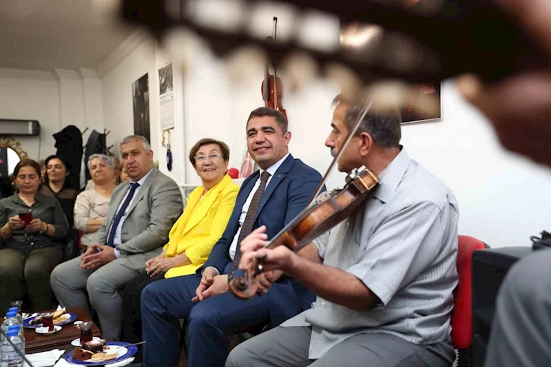 Kulakların pasını sildiler
