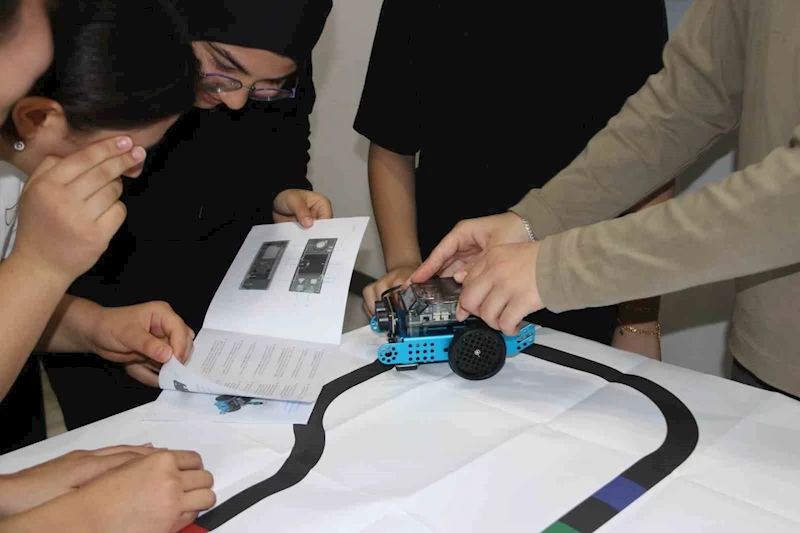 Akçaabat’ta robotik kodlama kursu yoğun ilgi görüyor
