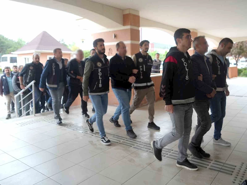 Aralarında eski il özel idaresi genel sekreteri ve hakim de bulunuyor: 24 şüpheli adliyeye sevk edildi

