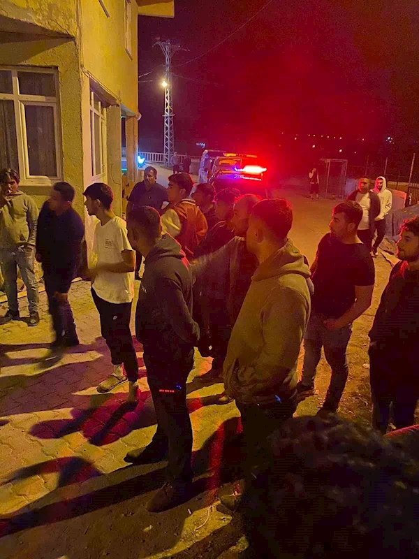 Eski muhtar ile yeni muhtar taraftarları kavga etti; 5 yaralı
