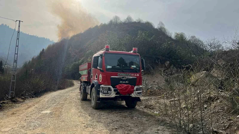 Rize’deki anız yangınını söndürme çalışmaları sürüyor
