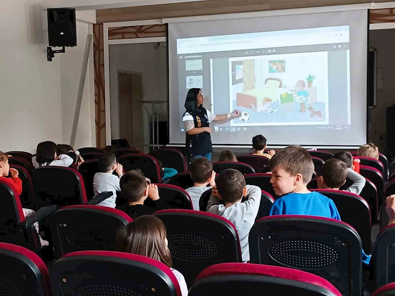 Samsun’da öğrenciler siber suçlara karşı bilgilendirildi
