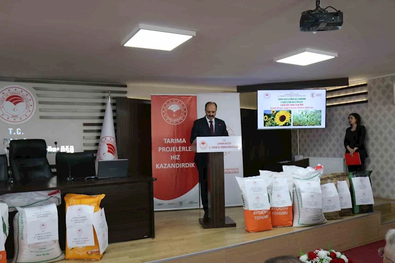 Çorum’da çiftçilere ayçiçek ve nohut tohumu dağıtıldı
