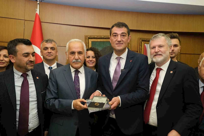 Giresun Belediyesi’nde devir teslim töreni yapıldı
