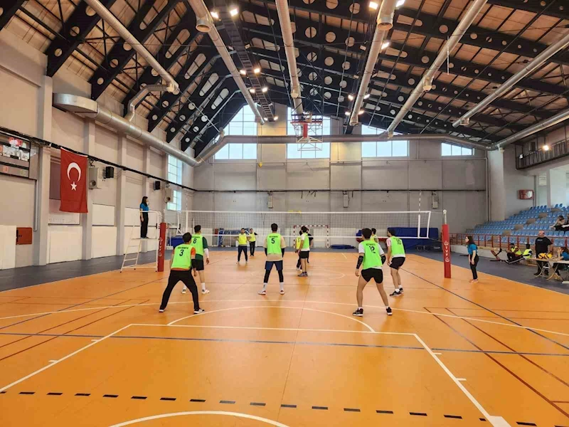 Voleybol heyecanı başladı
