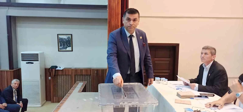 Devrekli muhtarlar yeni başkanını seçti
