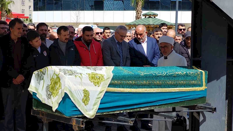 Okulun penceresinden düşen 13 yaşındaki öğrenci hayatını kaybetti
