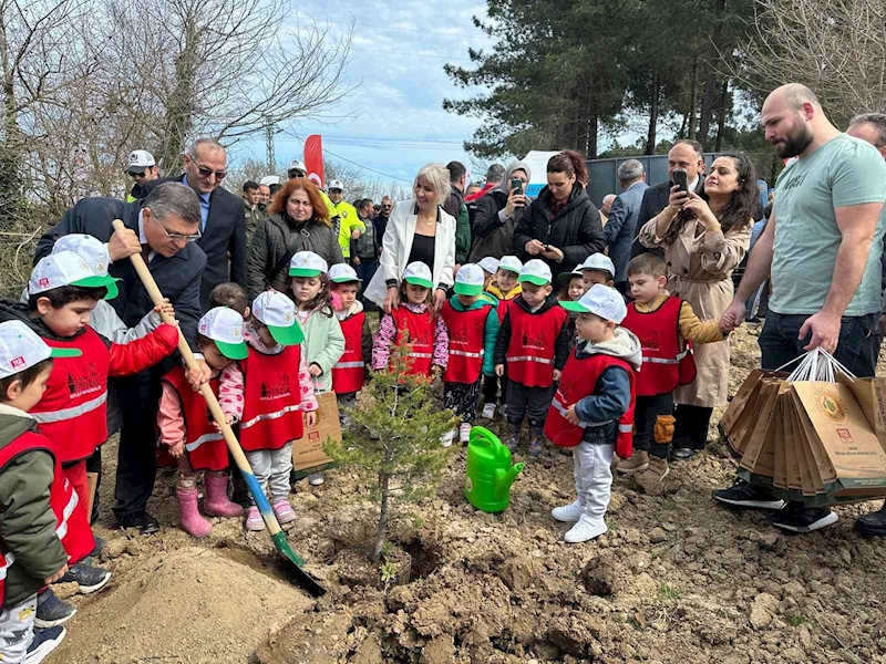 Sinop’ta 300 fidan toprakla buluştu
