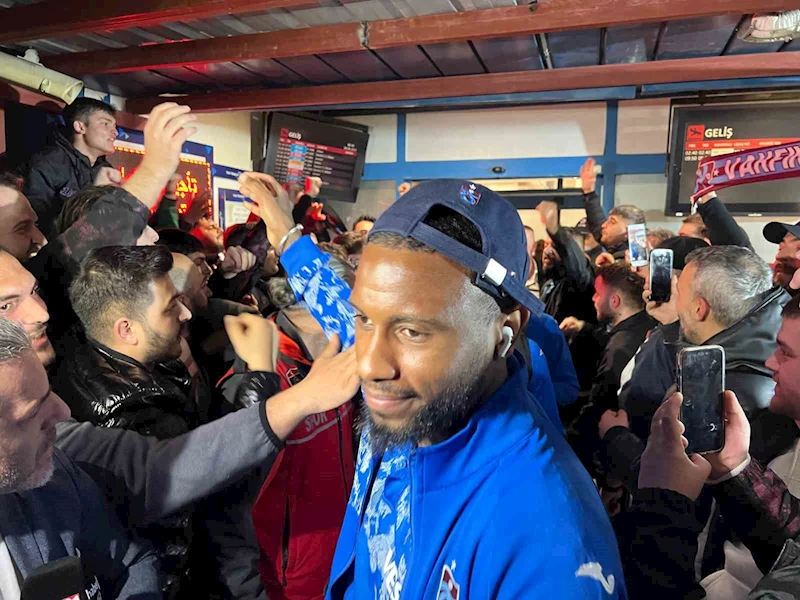 Taraftardan Trabzonspor’a coşkulu karşılama
