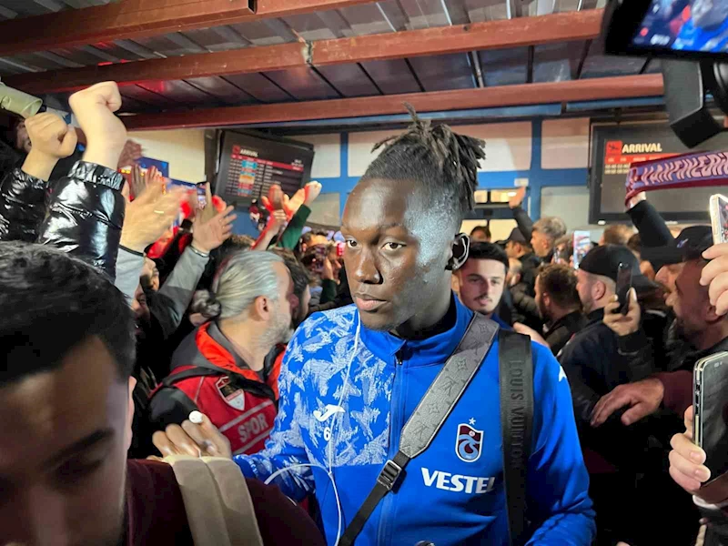 Taraftardan Trabzonspor’a coşkulu karşılama
