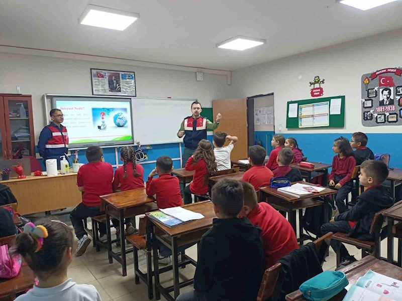 Öğrencilere siber farkındalık ve bilinçlendirme eğitimi
